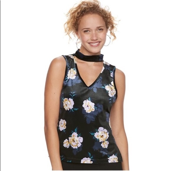 Candie's Tops - Velvet choker tank top